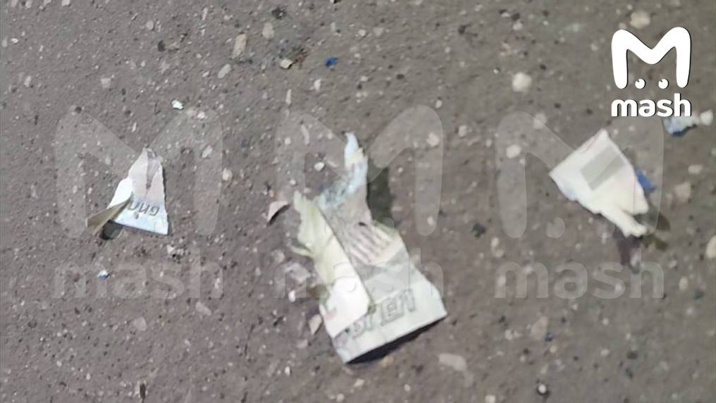 Мальчику оторвало пальцы, когда он поднял деньги с земли Мальчику оторвало пальцы, когда он поднял деньги с земли