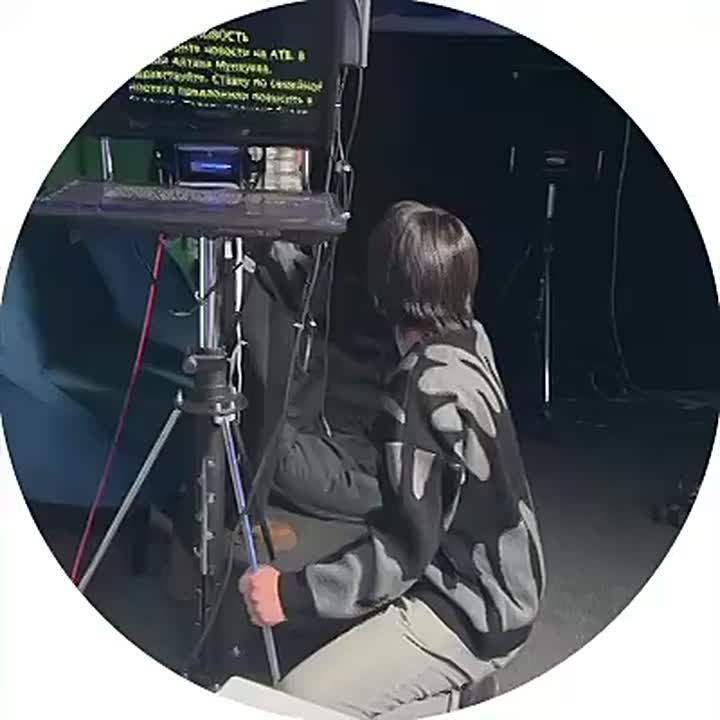 До выхода в эфир 3…2…1. Вот, что происходит за несколько минут до выпуска «Новости на АТВ»