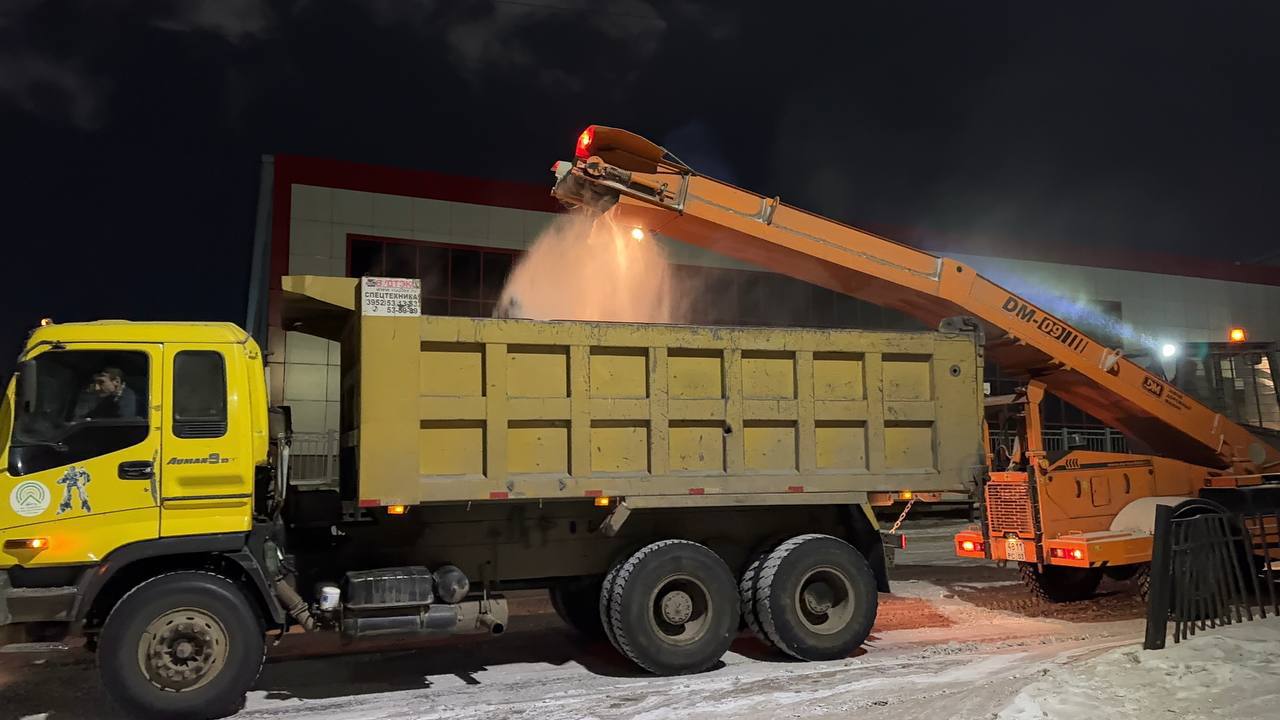 Игорь Шутенков: «Уборка улиц от снега должна идти непрерывно» Игорь Шутенков: «Уборка улиц от снега должна идти непрерывно»