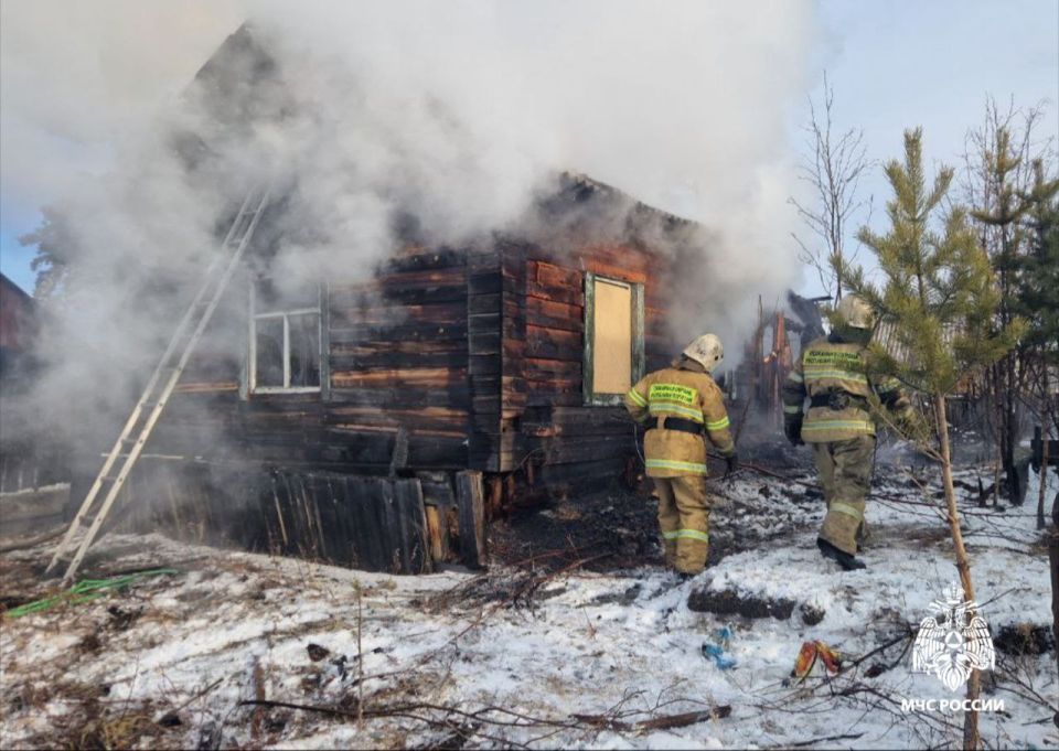 В Бурятии за сутки:. Пожарные реагировали на 5 возгораний