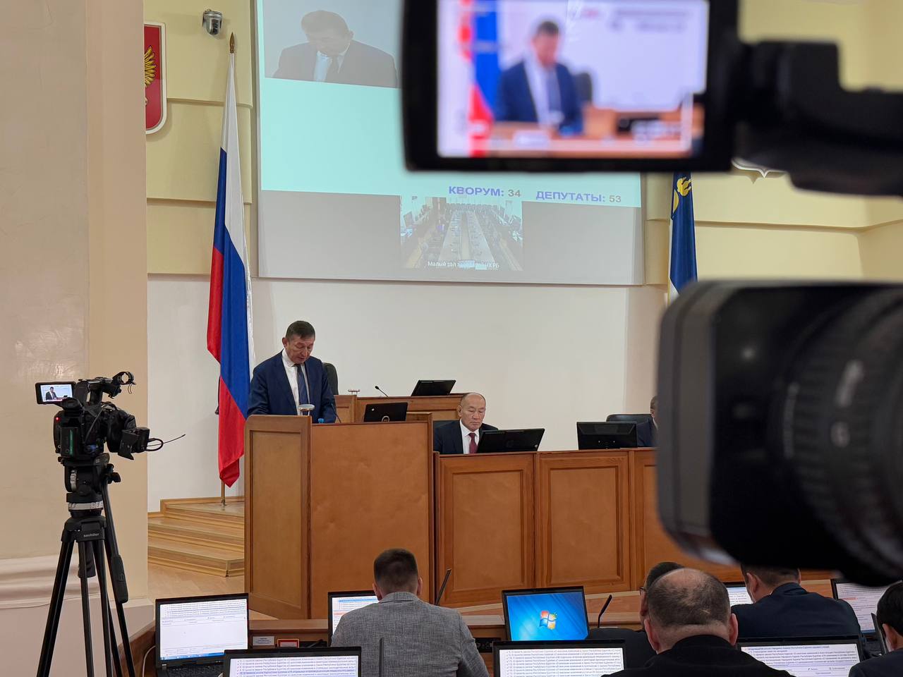 Председатель аграрного комитета Народного Хурала Бурятии Семён Матхеев выступил на сессии содокладчиком по законопроекту «О внесении изменений в отдельные законодательные акты Республики Бурятия», разработанному в целях... Председатель аграрного комитета Народного Хурала Бурятии Семён Матхеев выступил на сессии содокладчиком по законопроекту «О внесении изменений в отдельные законодательные акты Республики Бурятия», разработанному в целях...