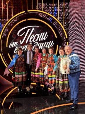 «Семесюшки» из Бурятии спели Малахову частушки про заганский чеснок