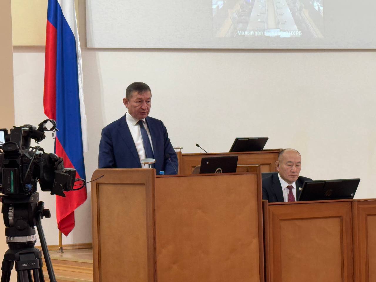 Председатель аграрного комитета Народного Хурала Бурятии Семён Матхеев выступил на сессии содокладчиком по законопроекту «О внесении изменений в отдельные законодательные акты Республики Бурятия», разработанному в целях...