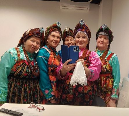 «Семесюшки» из Бурятии спели Малахову частушки про заганский чеснок «Семесюшки» из Бурятии спели Малахову частушки про заганский чеснок