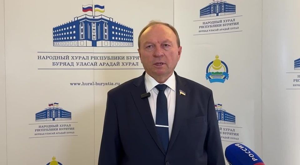 Буряад Уласай Арадай Хуралай ээлжээтэ 14-дэхи сесси мндэр нгэрбэ