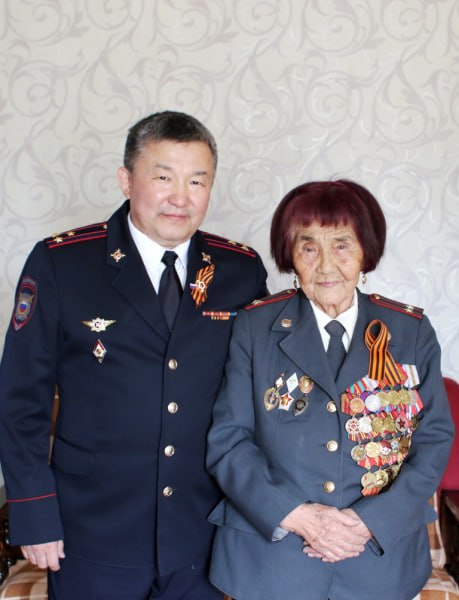 Поздравления с 90-летием принимает ветеран уголовного розыска Бурятии Екатерина Аюшеевна Цыремпилова Поздравления с 90-летием принимает ветеран уголовного розыска Бурятии Екатерина Аюшеевна Цыремпилова