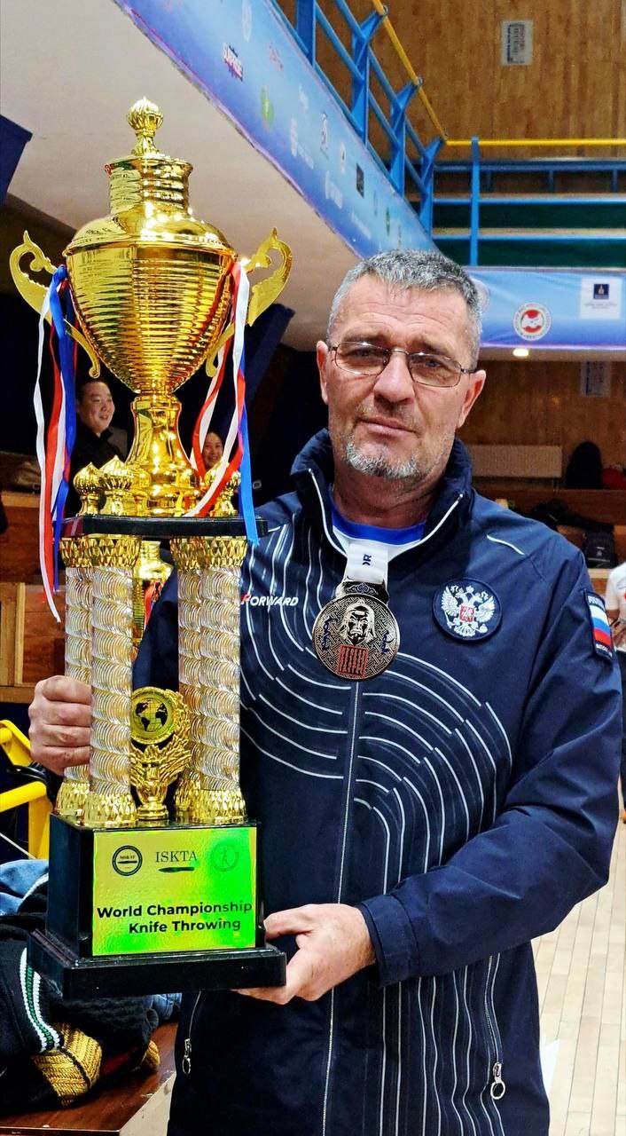 Александр Тырин – серебряный призер чемпионата мира по спортивному метанию ножа!