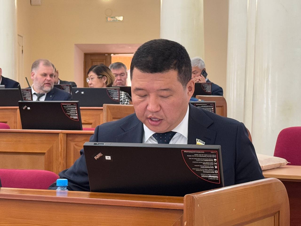 Председатель аграрного комитета Народного Хурала Бурятии Семён Матхеев выступил на сессии содокладчиком по законопроекту «О внесении изменений в отдельные законодательные акты Республики Бурятия», разработанному в целях... Председатель аграрного комитета Народного Хурала Бурятии Семён Матхеев выступил на сессии содокладчиком по законопроекту «О внесении изменений в отдельные законодательные акты Республики Бурятия», разработанному в целях...