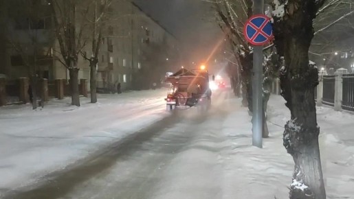 Последствия снегопада в Улан-Удэ будут устранять всю ночь