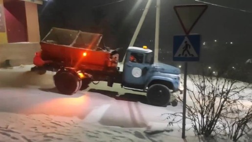 Сотрудники Комбината будут бороться с последствиями снегопада всю ночь