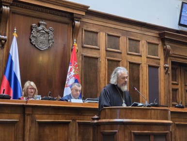 Священник Бурятии выступил в Сербском парламенте