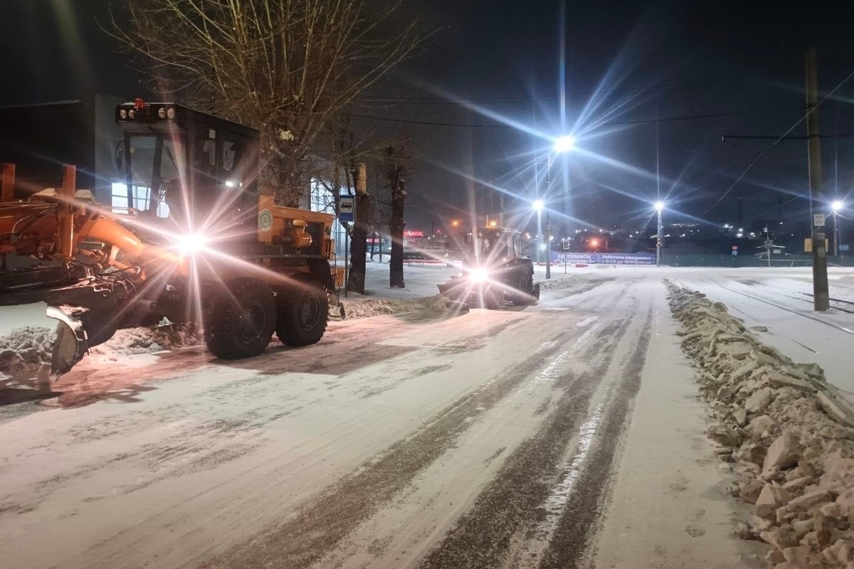 Ограничения для фур помогли избежать пробок во время снегопада в Улан-Удэ