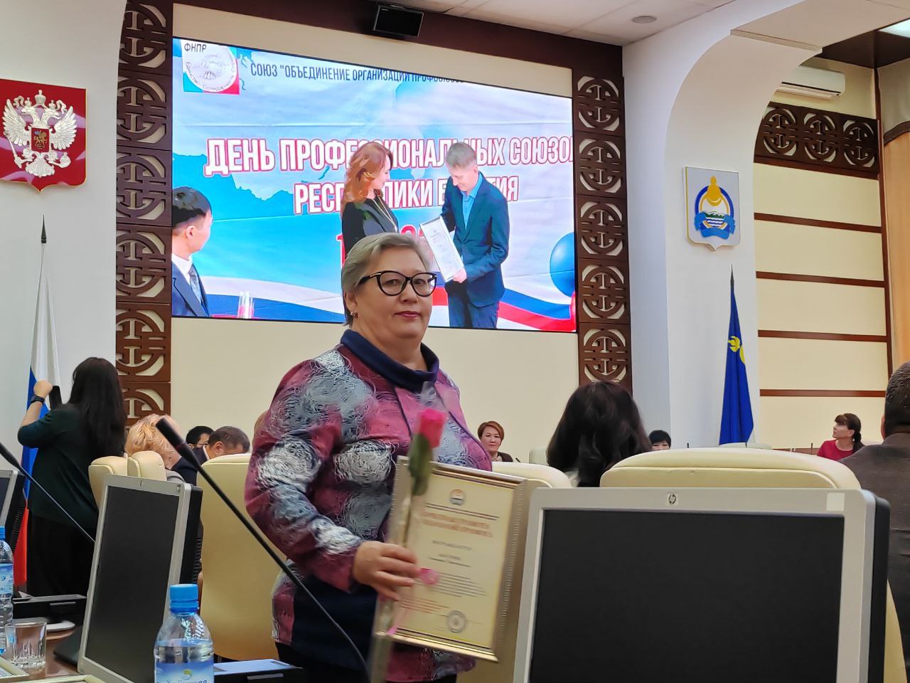 Врио председателя Улан-Удэнского горсовета поздравил профсоюзных лидеров с профессиональным праздником Врио председателя Улан-Удэнского горсовета поздравил профсоюзных лидеров с профессиональным праздником