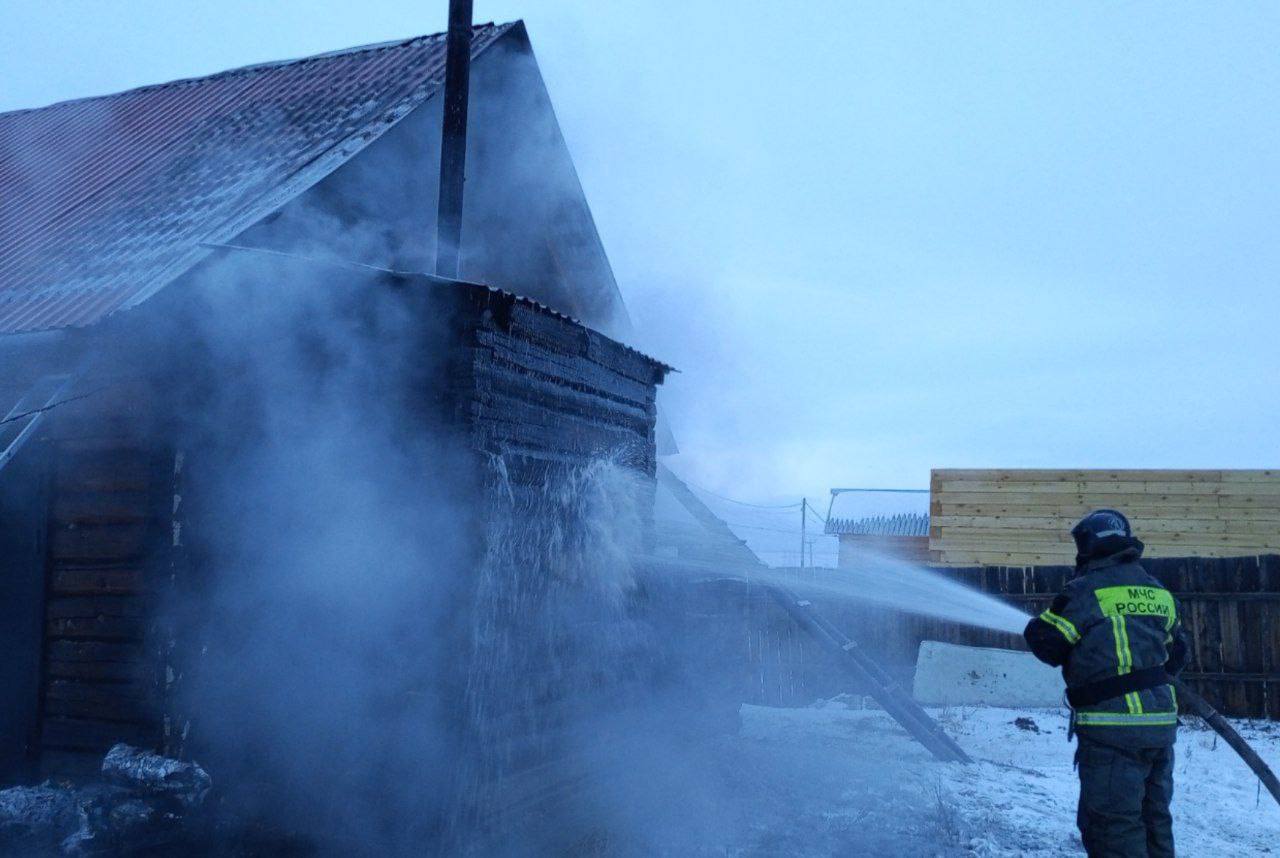 В Бурятии за сутки:. Огнеборцами республики ликвидировано 1 загорание