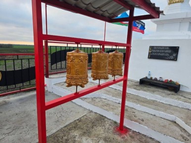 Воины восстановили национальные символы у субургана под Мангушем