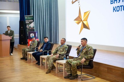 Зампред правительства Бурятии рассказал молодёжи об участии в СВО