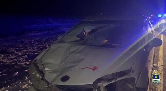 Сотрудники ГИБДД работают на месте ДТП в Иволгинском районе