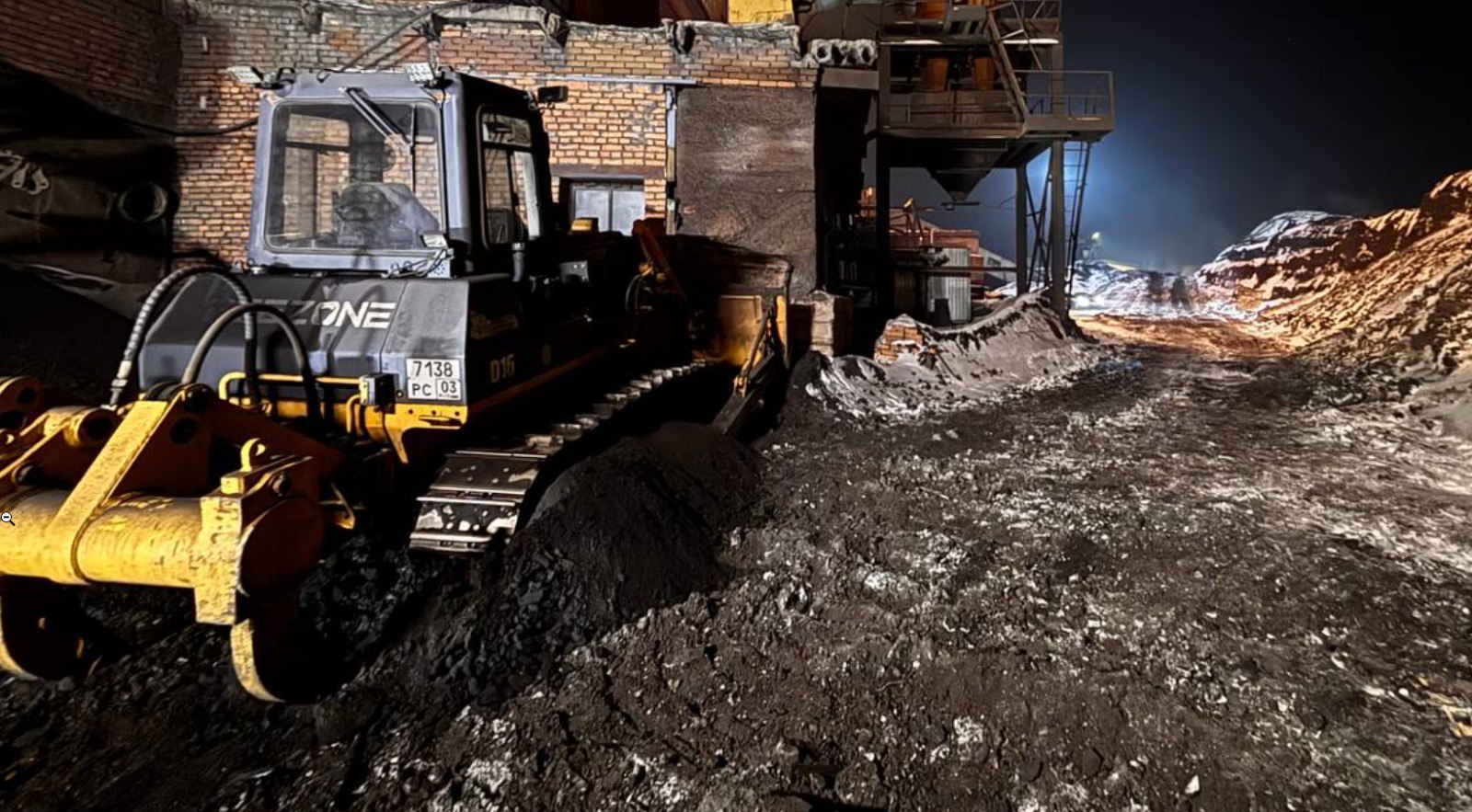 В Железнодорожном районе следователем СК в рамках доследственной проверки устанавливаются обстоятельства гибели машиниста бульдозера одного из предприятий