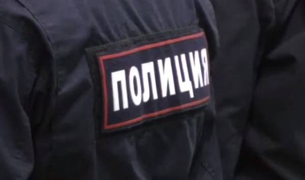 Жительница Бурятии... укусила сотрудницу полиции