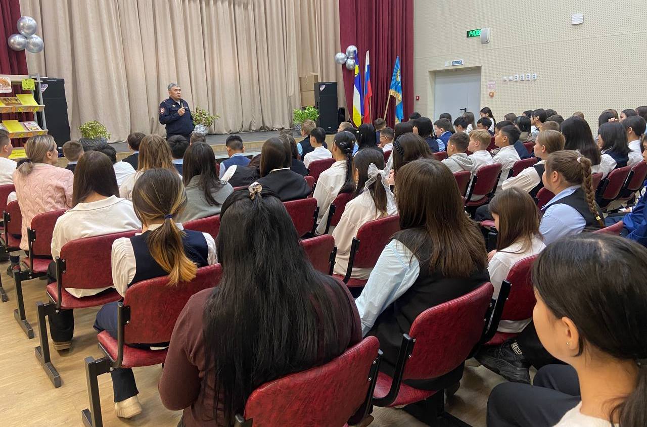 Представители аппарата регионального МВД провели серию мероприятий в рамках Всероссийского проекта «Школа информационной безопасности» Представители аппарата регионального МВД провели серию мероприятий в рамках Всероссийского проекта «Школа информационной безопасности»