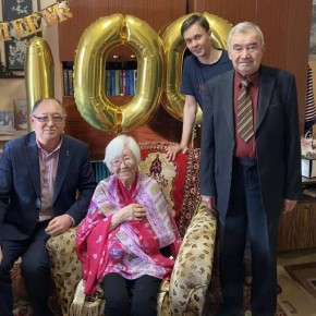 Почётный юбилей педагога: жительница Улан-Удэ отмечает 100-летие