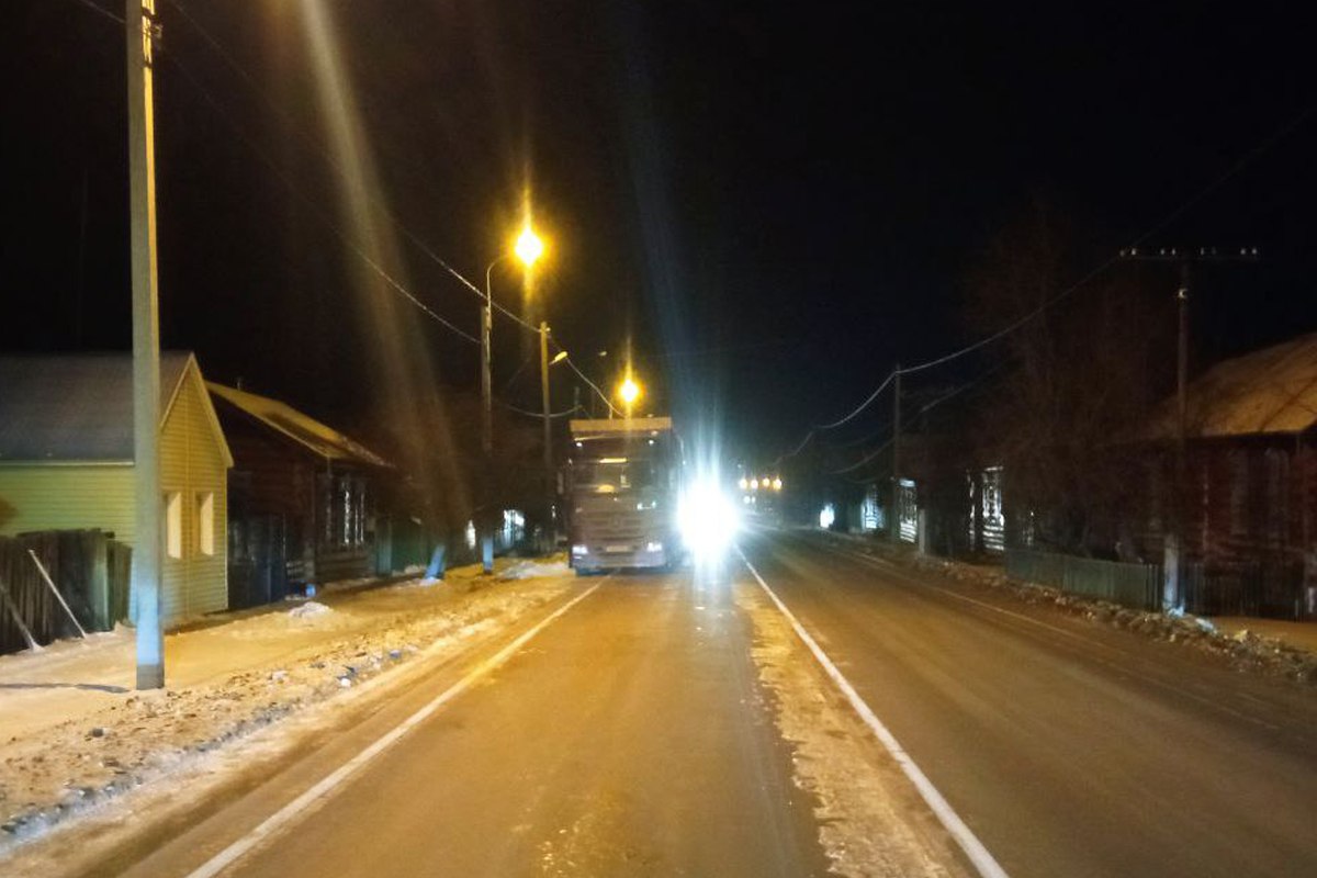 Ещё одно ДТП с участием фуры также произошло в Тарбагатайском районе, в селе Саратовка