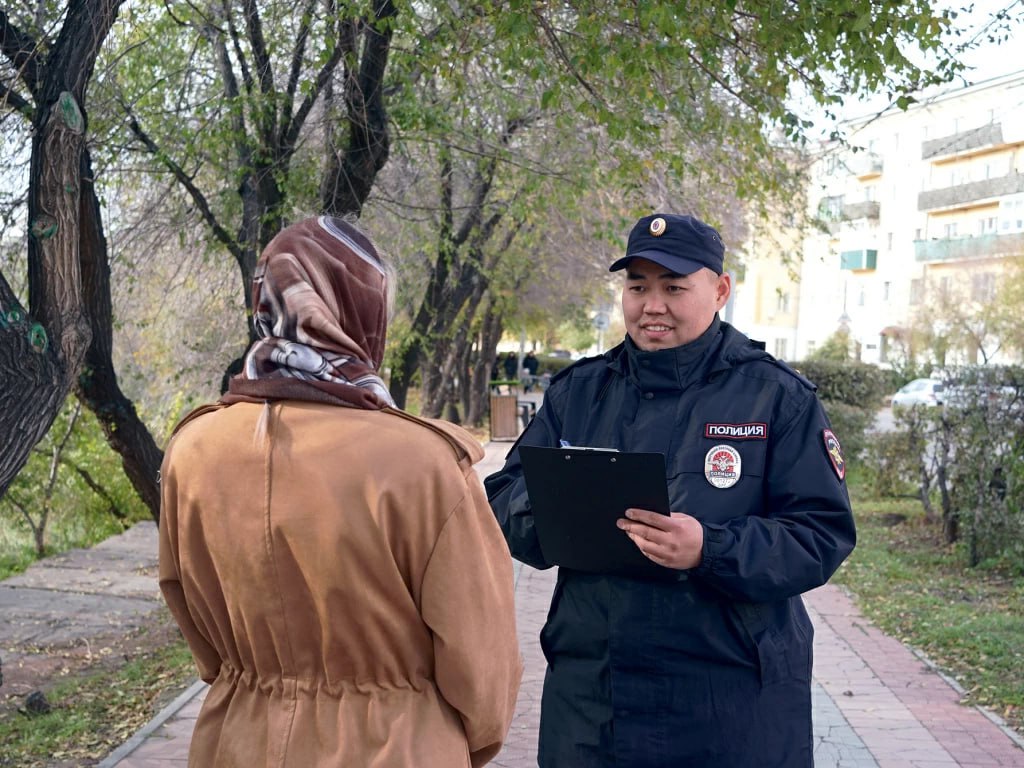 Когда праздничные мероприятия остаются позади, а в воздухе еще витает эхо поздравлений и благодарностей, мы часто задумываемся о том, что же такое настоящий выбор профессии, особенно когда речь идет о служении государству