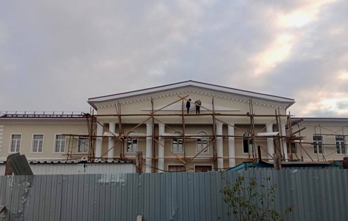 Новый подрядчик завершит реконструкцию Дома культуры в городе Кяхта Новый подрядчик завершит реконструкцию Дома культуры в городе Кяхта