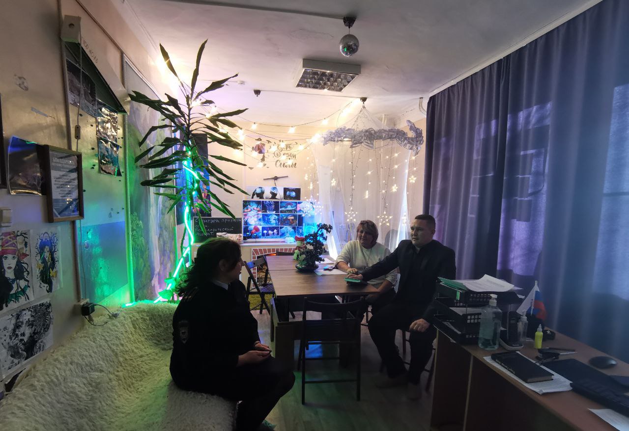 В Селенгинском районе Бурятии сотрудники полиции совместно с активистами «Движения первых» проводят профилактические мероприятия с несовершеннолетними В Селенгинском районе Бурятии сотрудники полиции совместно с активистами «Движения первых» проводят профилактические мероприятия с несовершеннолетними