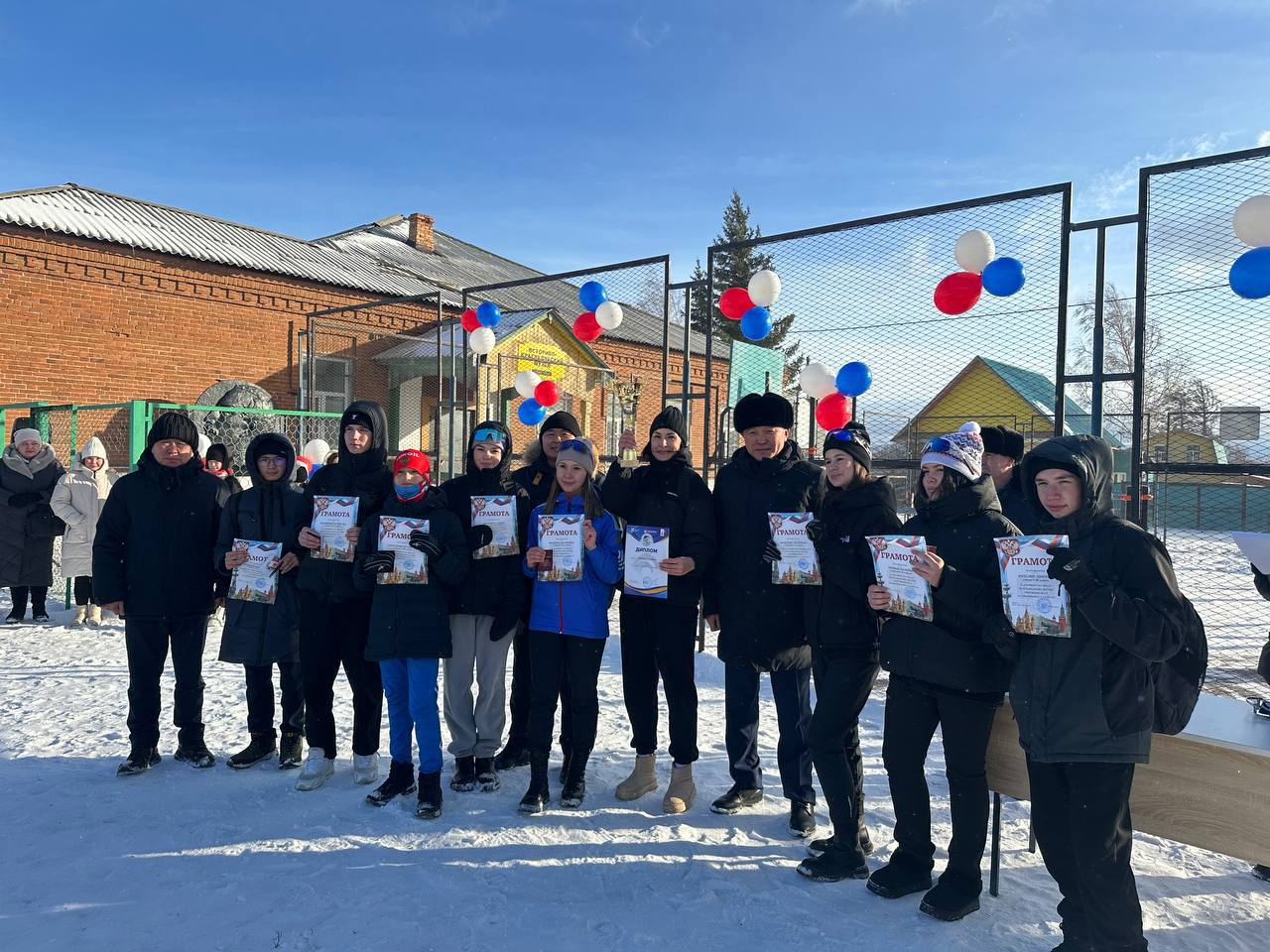 Вчера в Баргузинском районе состоялось торжественное открытие новой современной спортивной площадки! Теперь жители смогут заниматься спортом на свежем воздухе, благодаря современному комплекту, включающему малые спортивные... Вчера в Баргузинском районе состоялось торжественное открытие новой современной спортивной площадки! Теперь жители смогут заниматься спортом на свежем воздухе, благодаря современному комплекту, включающему малые спортивные...