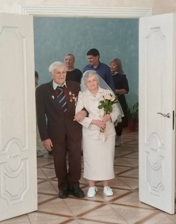 Сегодня золотой юбилей супружеской жизни отметила чета Заиграевых