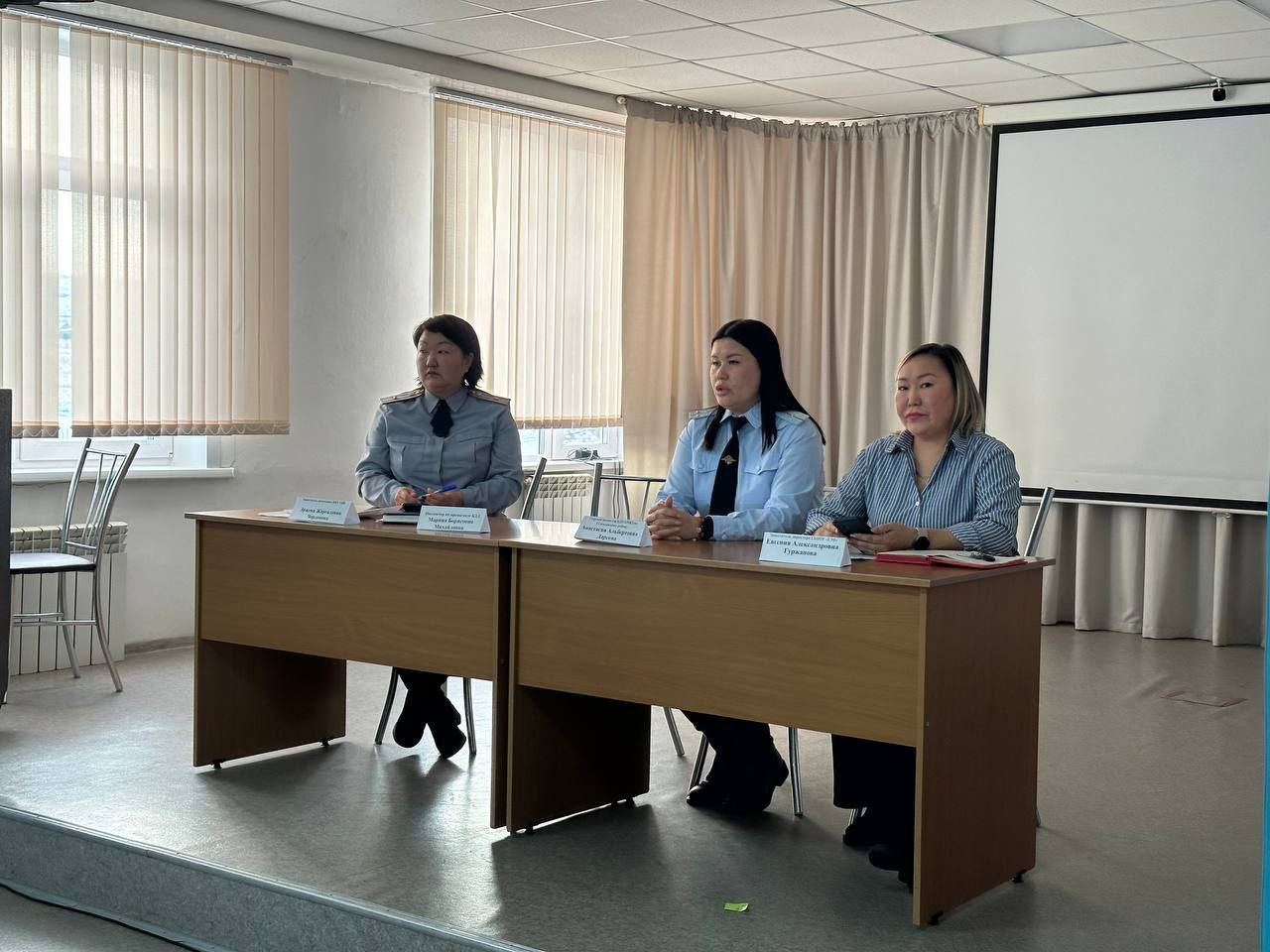 Полиция провела комплекс профилактических встреч с учащимися Гусиноозёрска Полиция провела комплекс профилактических встреч с учащимися Гусиноозёрска