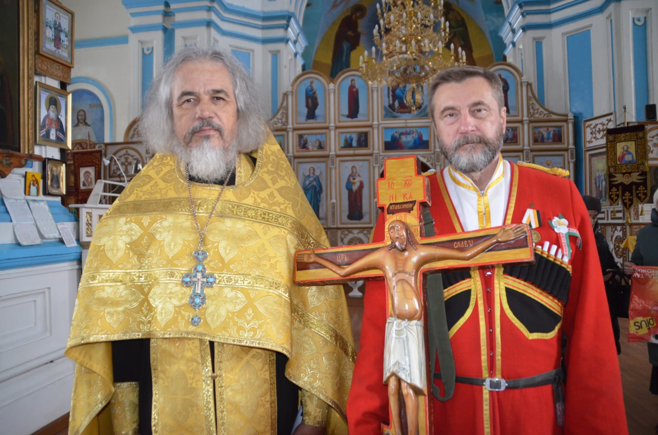 Зачем семья Иакова Скуратова из Казахстана везла в Кяхту икону в человеческий рост Зачем семья Иакова Скуратова из Казахстана везла в Кяхту икону в человеческий рост