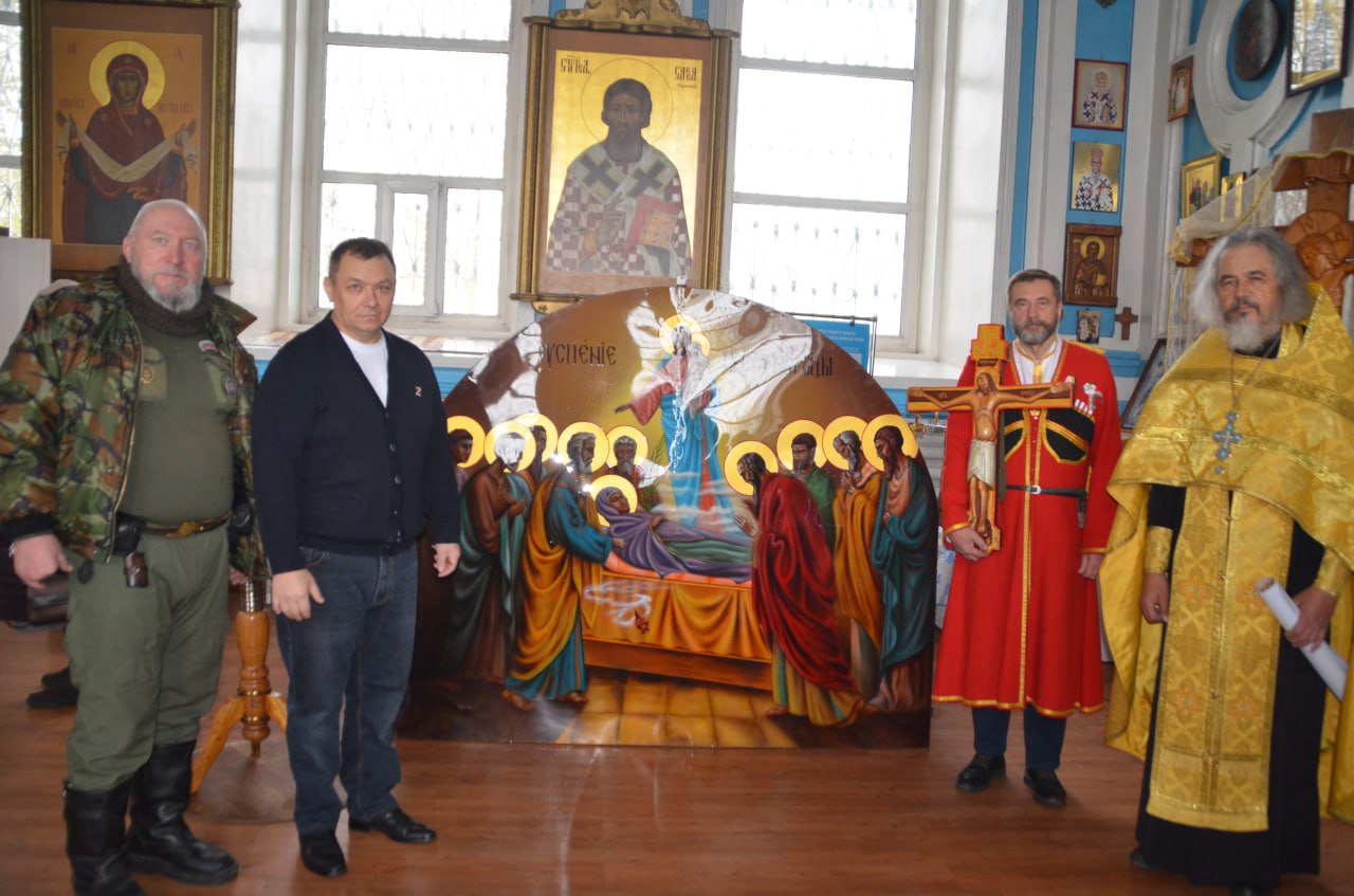 Зачем семья Иакова Скуратова из Казахстана везла в Кяхту икону в человеческий рост Зачем семья Иакова Скуратова из Казахстана везла в Кяхту икону в человеческий рост