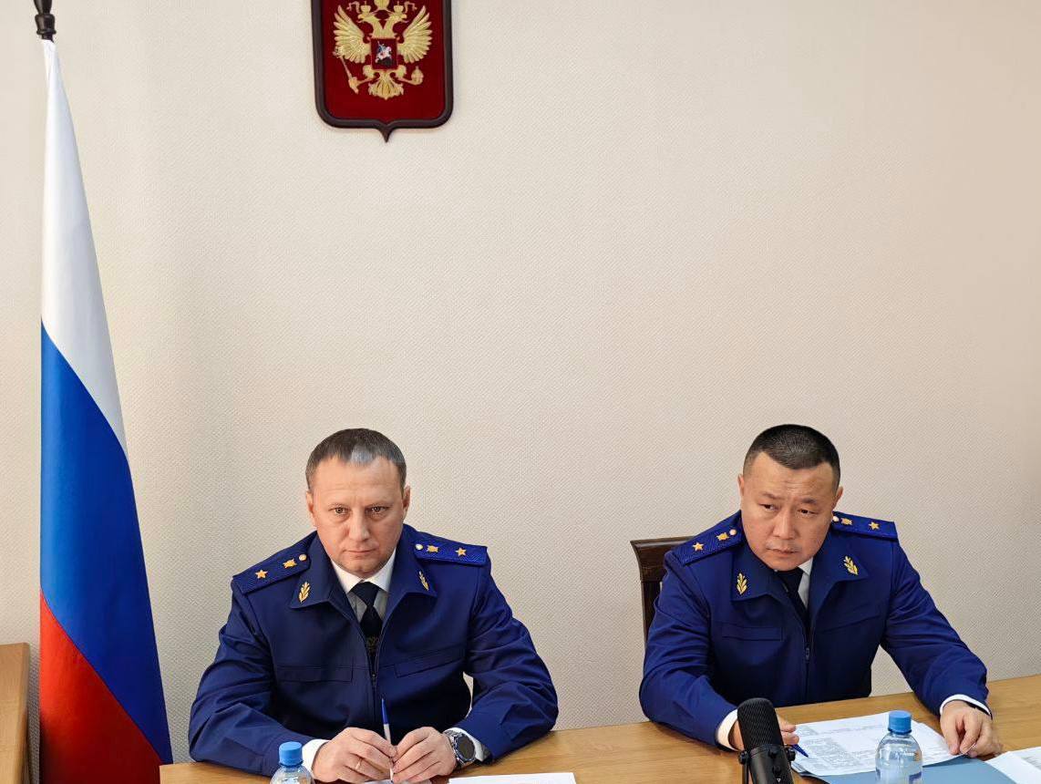 Начальник управления Генпрокуратуры России по ДФО Андрей Мондохонов встретился с семьями погибших участников СВО
