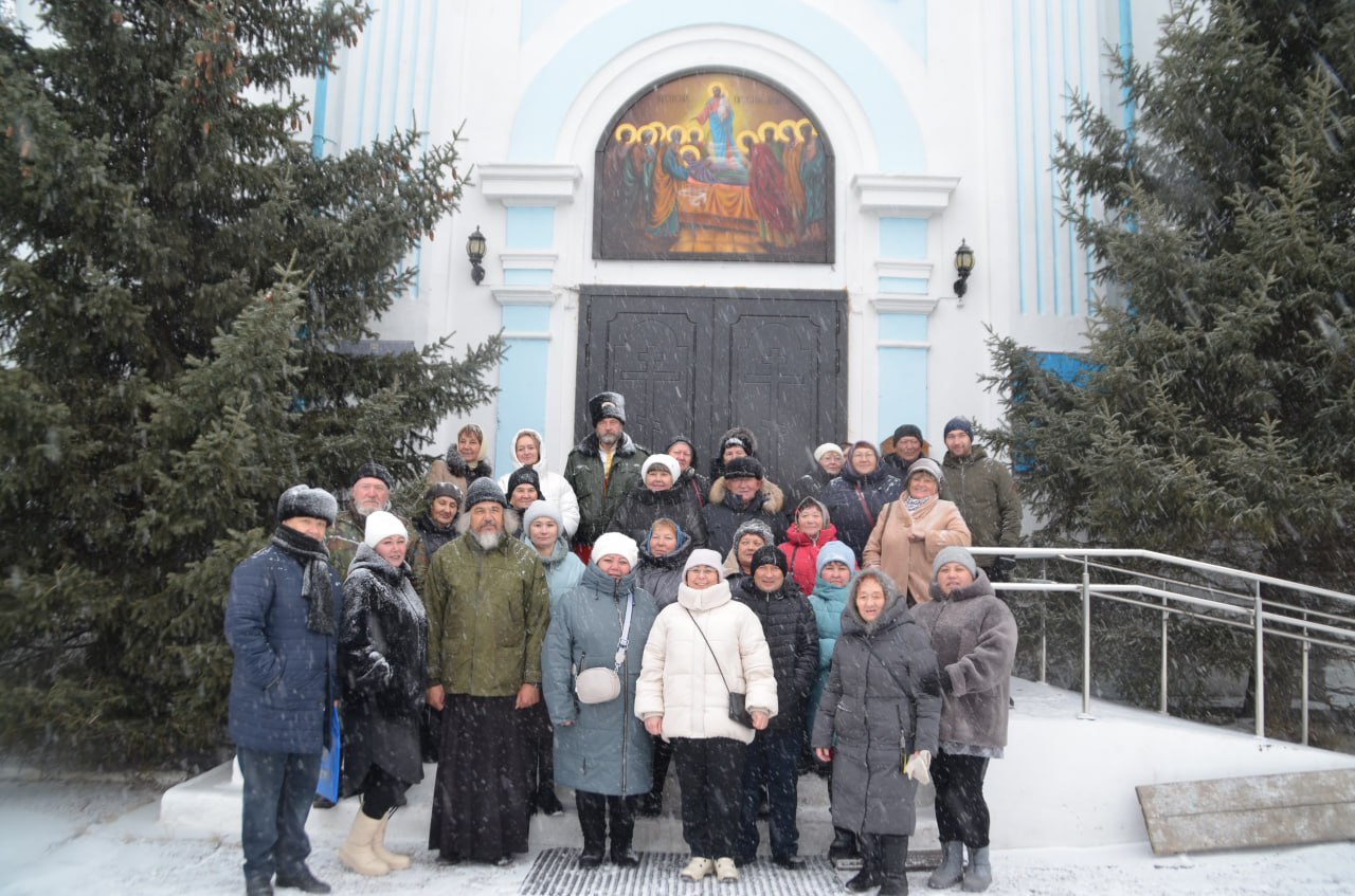 Зачем семья Иакова Скуратова из Казахстана везла в Кяхту икону в человеческий рост Зачем семья Иакова Скуратова из Казахстана везла в Кяхту икону в человеческий рост