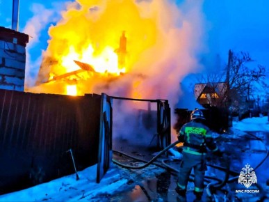 В Бурятии из-за замыканий проводки горели два дома