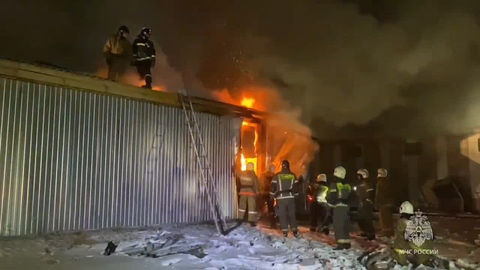 Складское помещение тушили минувшей ночью в Улан-Удэ