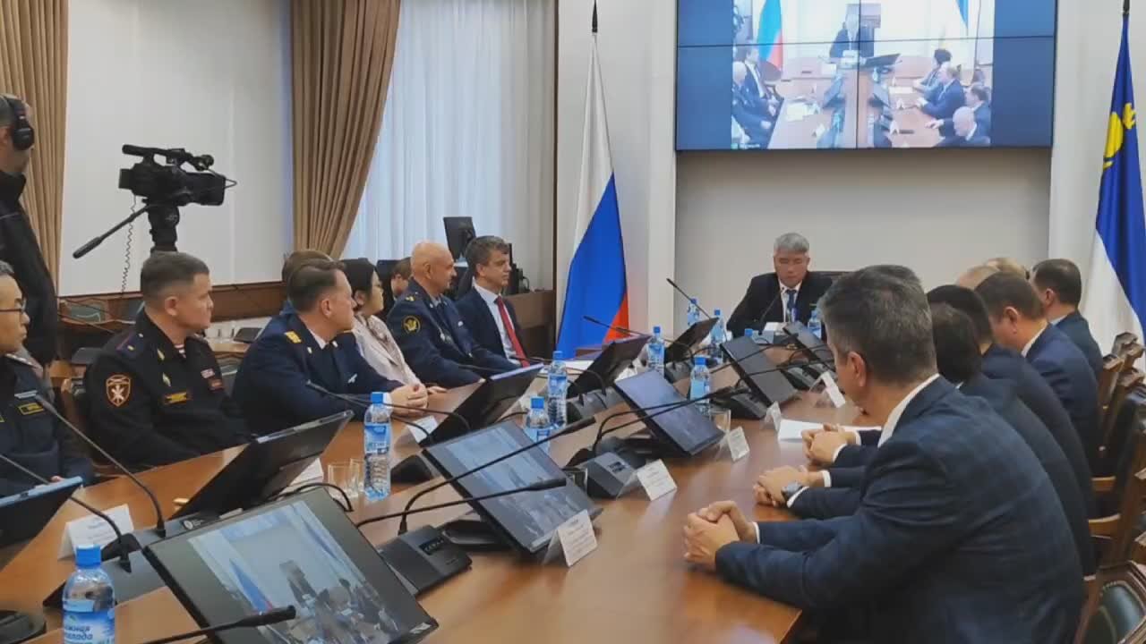 Главе Бурятии представили нового начальника УФСИН