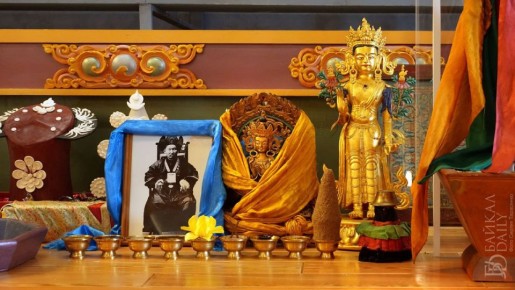 «Россиянам, уехавшим за рубеж, лучше вернуться на родину. И вообще не стоит ездить куда-то далеко, тем более – надолго»