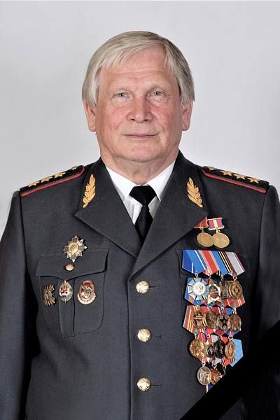 В Бурятии проводят в последний путь бывшего первого заместителя министра внутренних дел России, генерал-полковника милиции в отставке Михаила Егорова