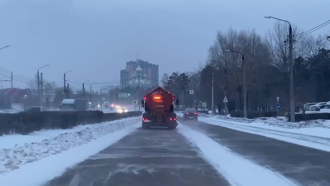 Комбинат по благоустройству увеличивает выход на линию пескоразбрасывающих машин