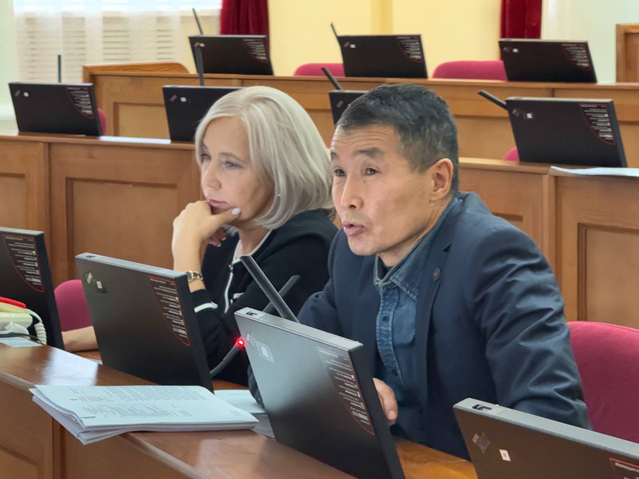 Первый заместитель министра строительства и модернизации ЖКХ республики Дмитрий Кобунов озвучил изменения, вносимые Главой Бурятии, которые касаются жилых помещений маневренного фонда Первый заместитель министра строительства и модернизации ЖКХ республики Дмитрий Кобунов озвучил изменения, вносимые Главой Бурятии, которые касаются жилых помещений маневренного фонда