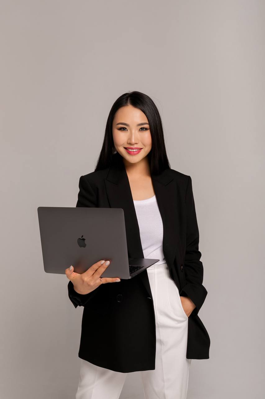 Блогер и лидер мнений Соня Бельгаева продолжает откровенно делиться своей историей о декретном периоде