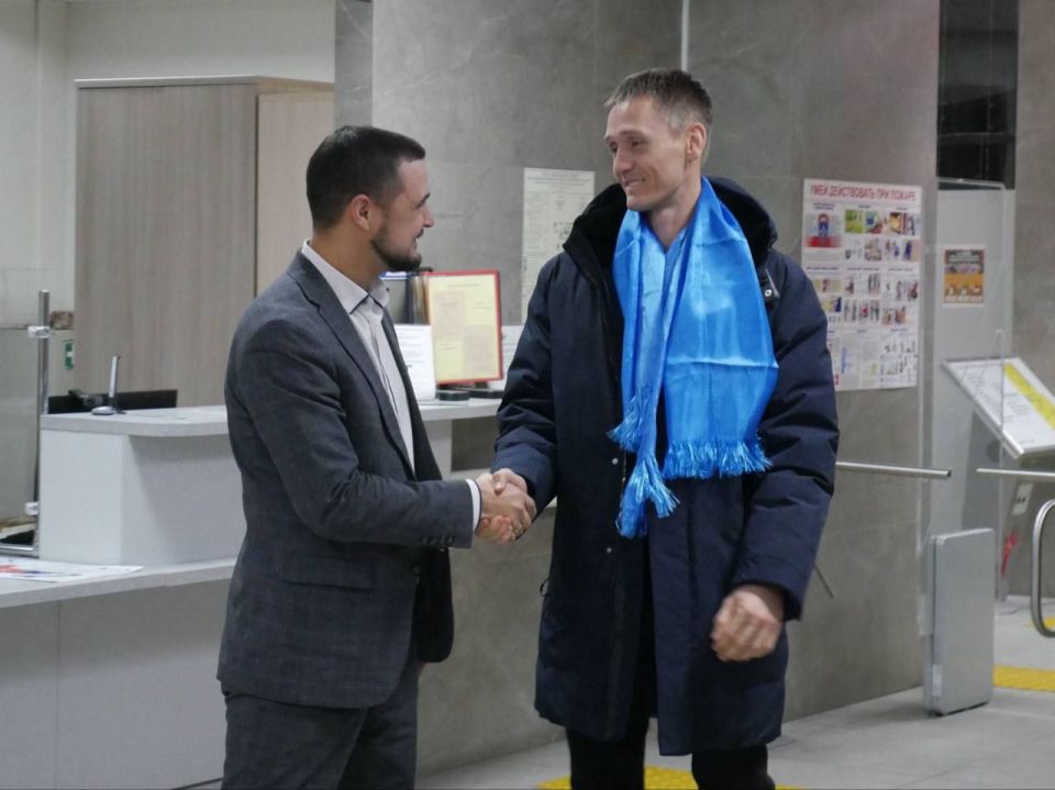 Вчера вечером, несмотря на поздний час, в Национальной библиотеке состоялась поистине вдохновляющая встреча с Олимпийским Чемпионом по лыжным гонкам Никитой Крюковым, организованная по приглашению Российского общества...