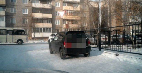 Улан-удэнцы продолжают отхватывать штрафы за неправильную парковку