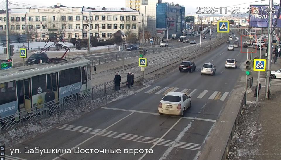 Снегоуборочные работы проводят на правой полосе на ул. Бабушкина, сообщает