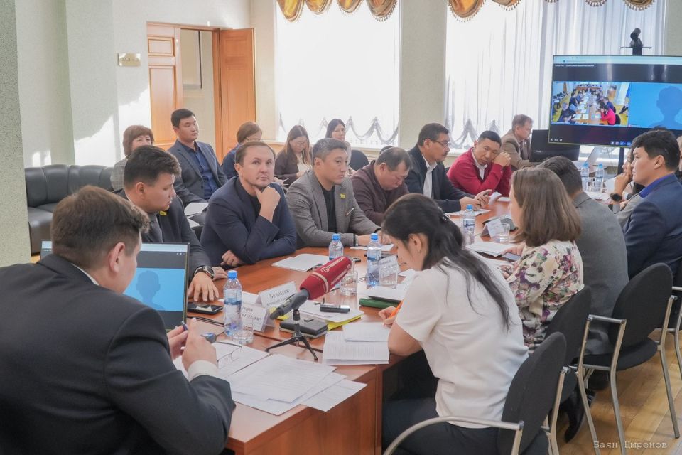 Бурятский язык, реформа питания и глэмпинги детям: комитет по соцполитике горсовета Улан-Удэ подвел итоги работы