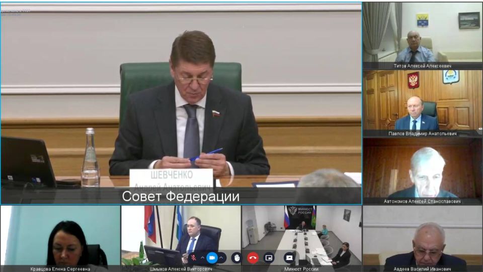 Председатель Народного Хурала Республики Бурятия Владимир Павлов, являясь членом Совета по местному самоуправлению при Совете Федерации ФС РФ, принял накануне участие по видеоконференцсвязи в его заседании