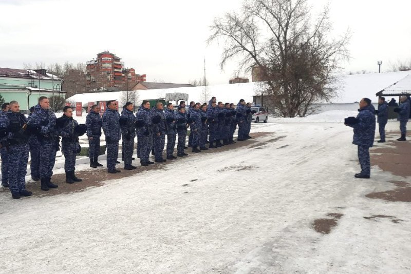 В Улан-Удэ сотрудники вневедомственной охраны Росгвардии почтили память прапорщика милиции Шагдара Мункуева